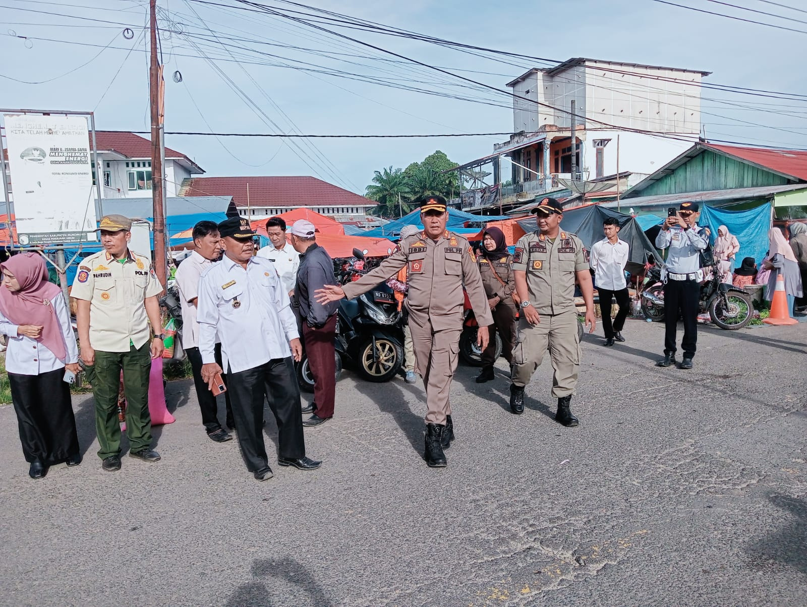 KEGIATAN PENERTIBAN PASAR RABU DESA LUBUK SANAI III KEC. XIV KOTO  14/01/2026